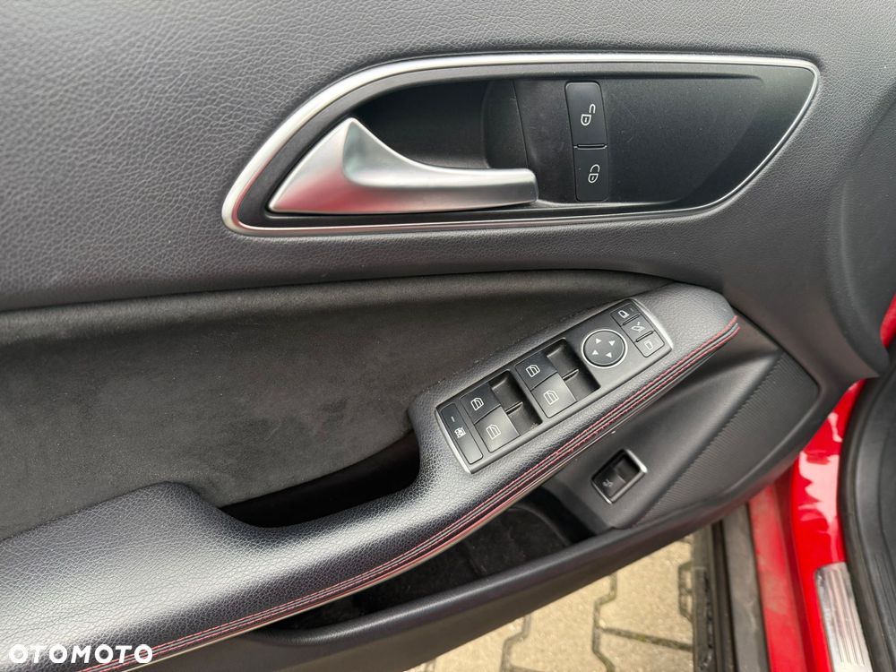 Mercedes-Benz GLA - 10