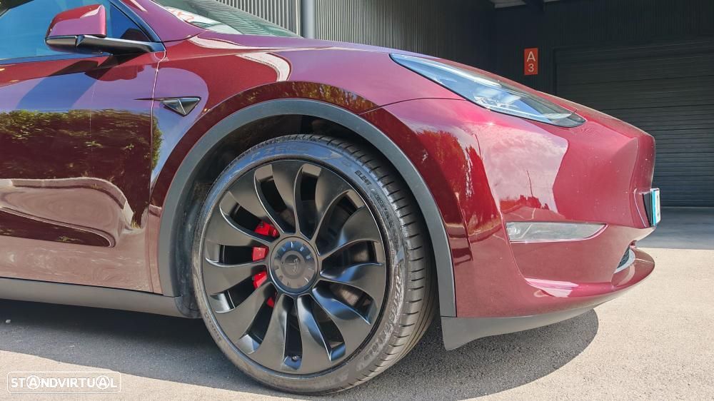 Tesla Model Y Performance Dual Motor AWD - 10