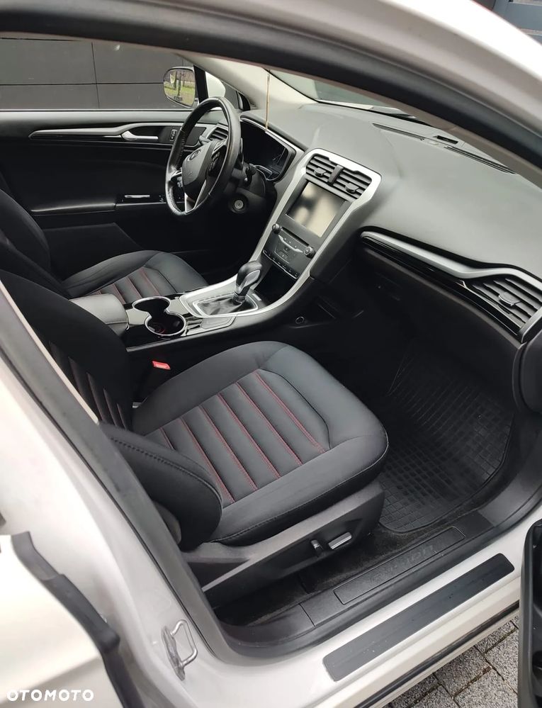 Ford Fusion 2.0 EcoBoost Titanium - 11