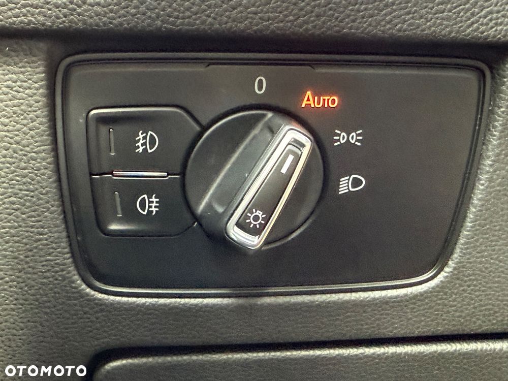 Volkswagen Passat 2.0 TDI SCR DSG Business - 37