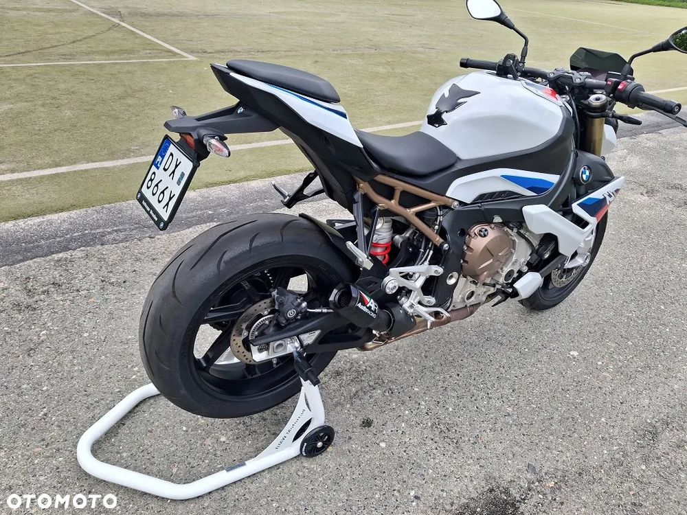 BMW S - 5