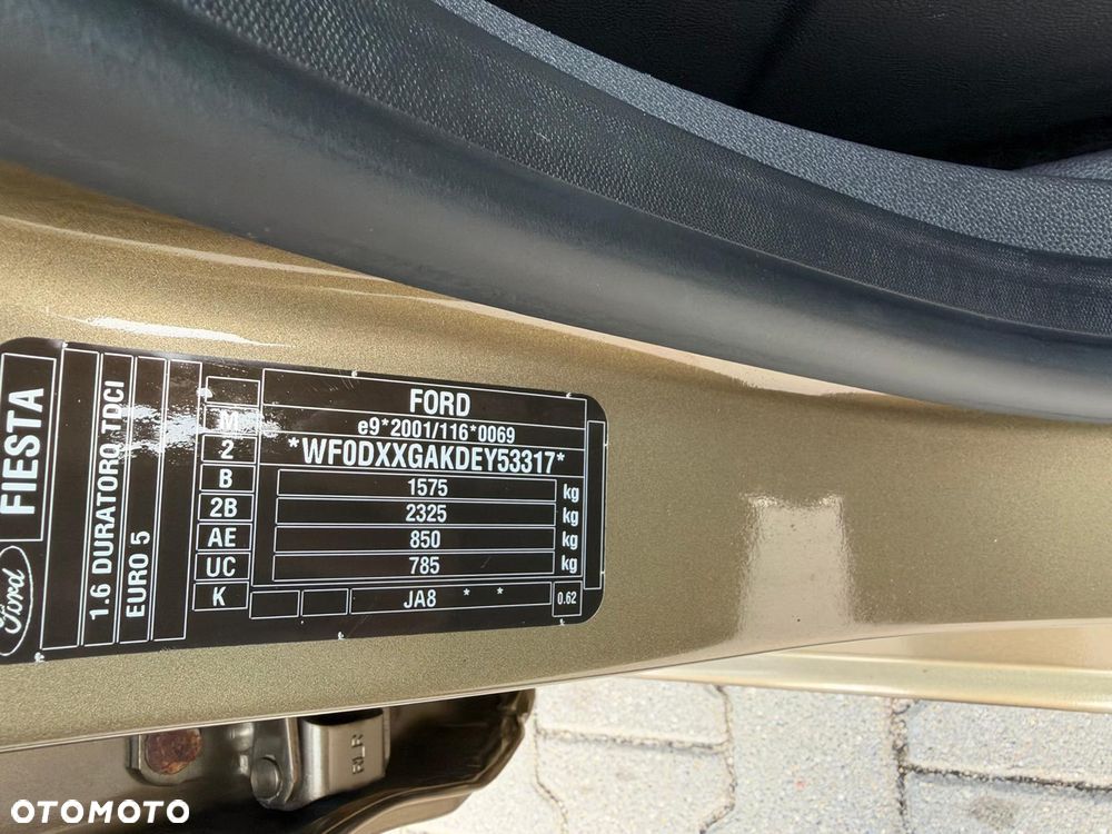 Ford Fiesta 1.6 TDCi SYNC Edition - 16