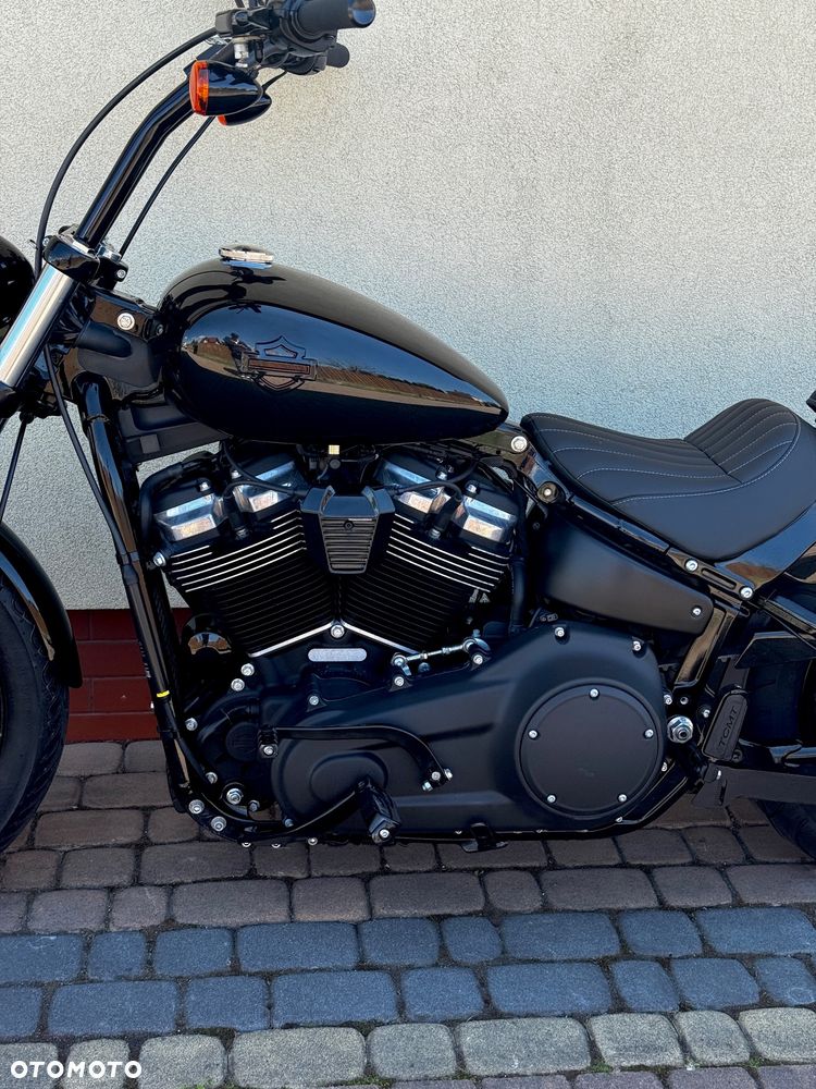 Harley-Davidson Softail Street Bob - 18
