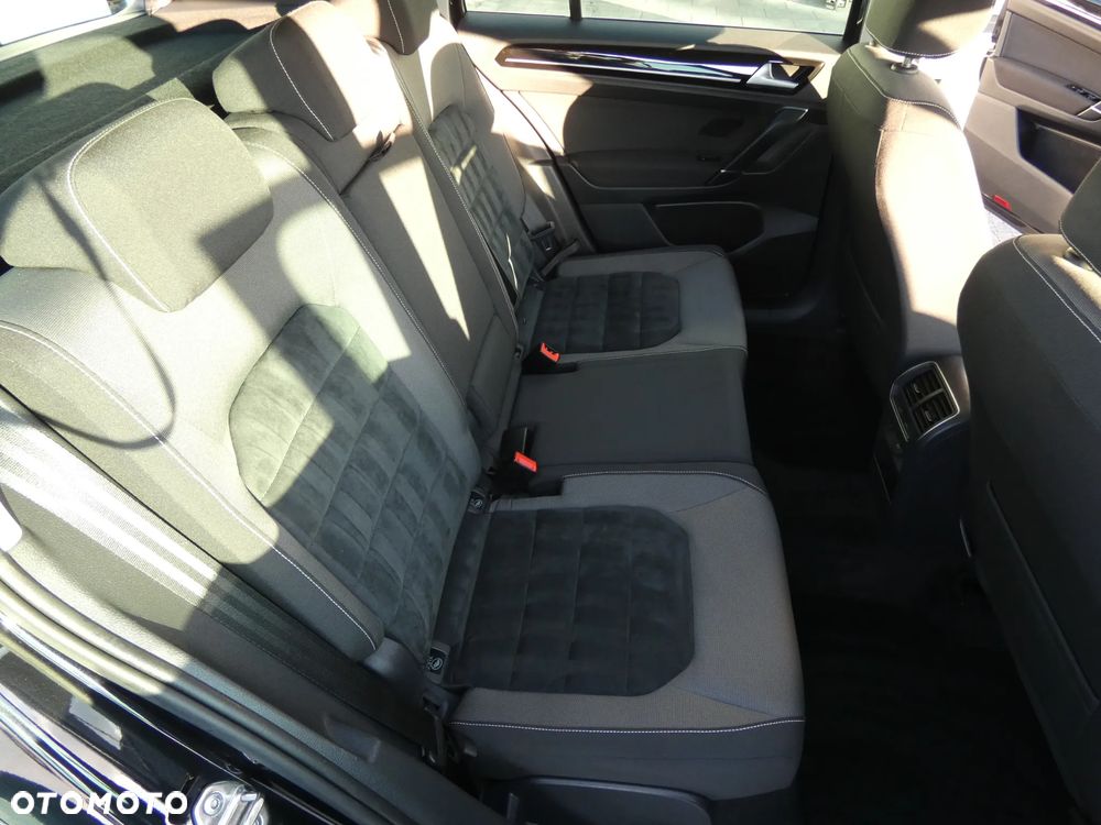 Volkswagen Golf Sportsvan - 30
