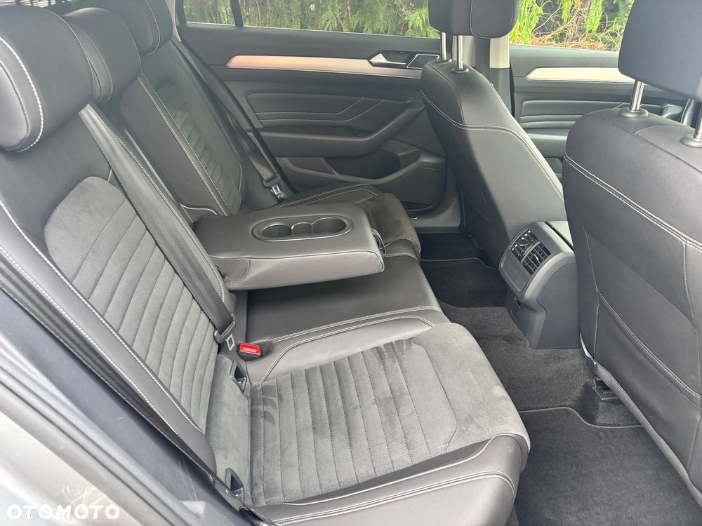 Volkswagen Passat 2.0 TDI EVO Elegance DSG - 16