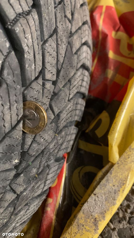 Opony zimowe Kumho wraz z felgami (OE Skoda) - 14