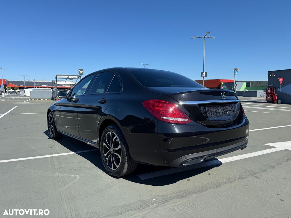 Mercedes-Benz C 220 d 4MATIC Aut. - 4