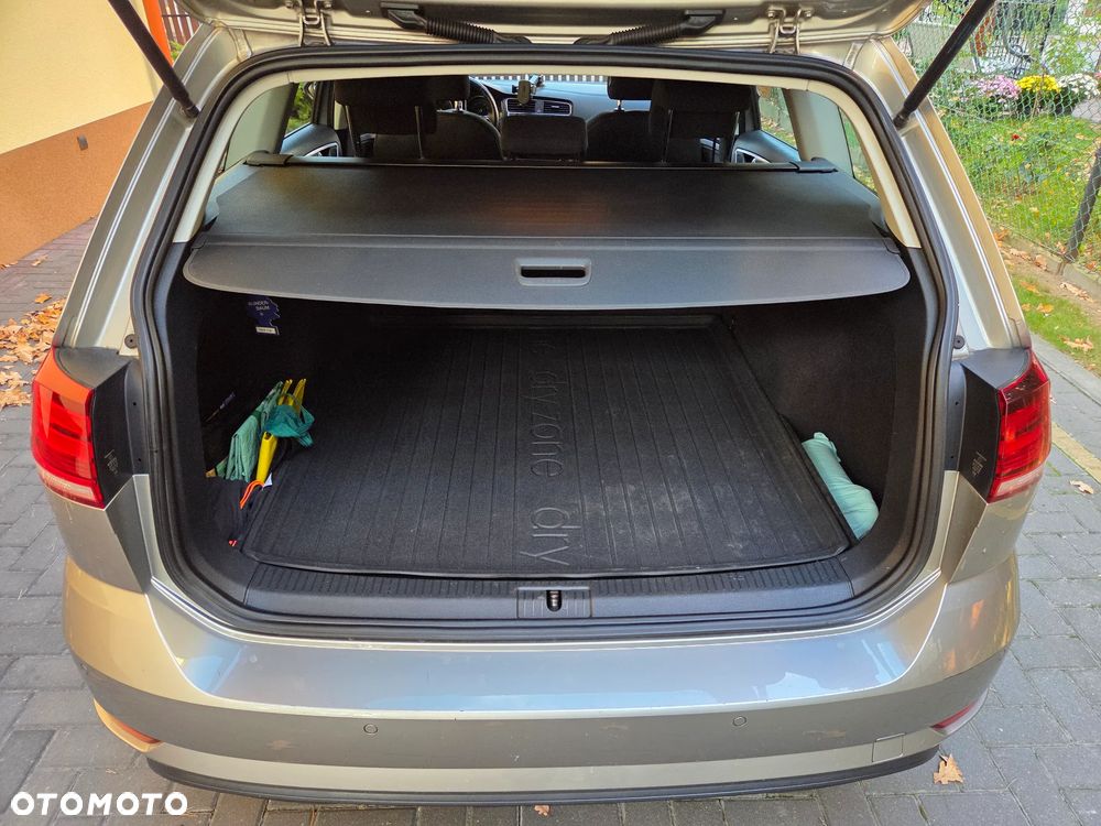 Volkswagen Golf - 10