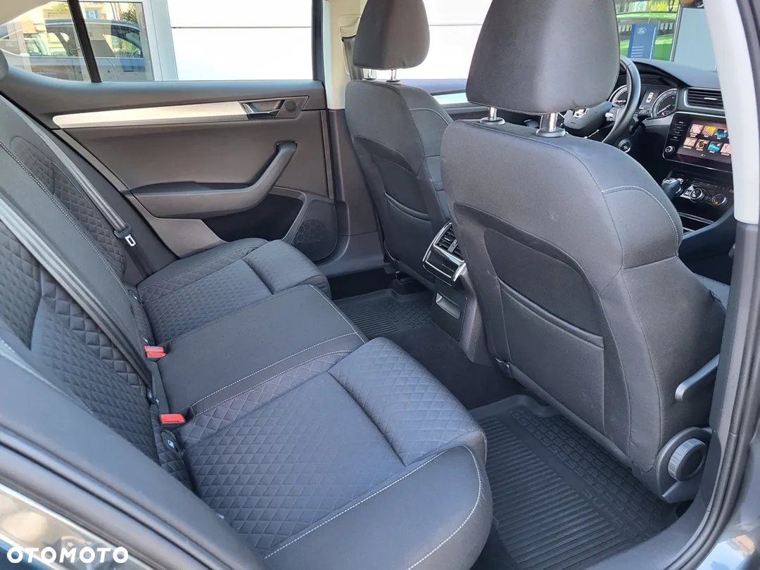 Skoda Superb 2.0 TDI SCR Ambition DSG - 16