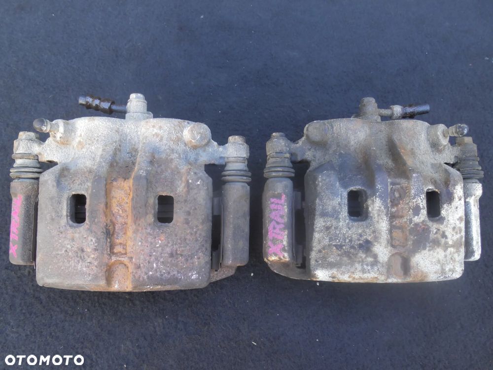 ZACISK PRAWY PRZÓD NISSAN X-TRAIL I T30 2.0 4X4 - 1