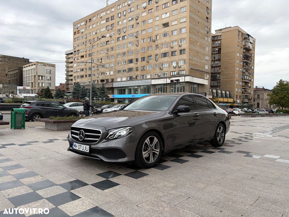 Mercedes-Benz E 220 d 4Matic T 9G-TRONIC - 4