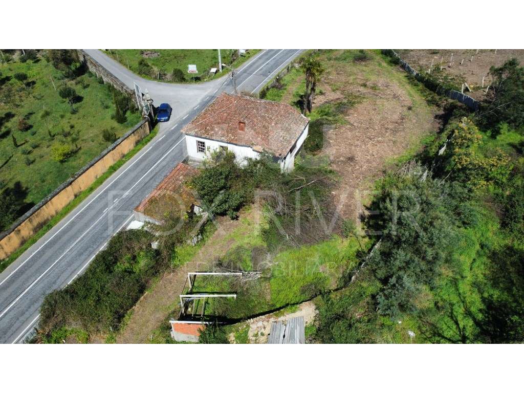 Prédio Urbano para recuperar + 2 Terrenos Rústicos para Construção ... - Grande imagem: 4/18