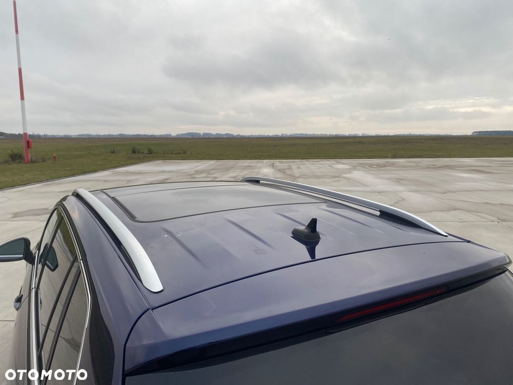 Volkswagen Tiguan Allspace - 11