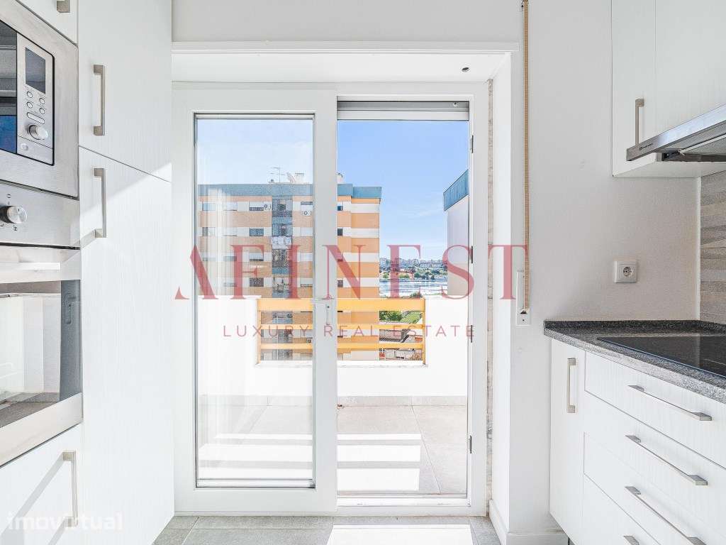 APARTAMENTO T2 NA AMORA - SEIXAL - PAIVAS - VISTA RIO E SOL