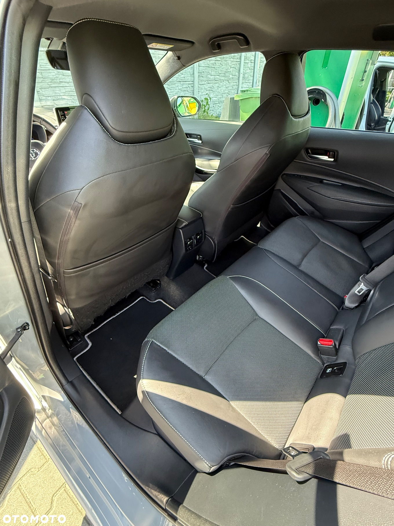 Toyota Corolla 2.0 Hybrid Executive - 6