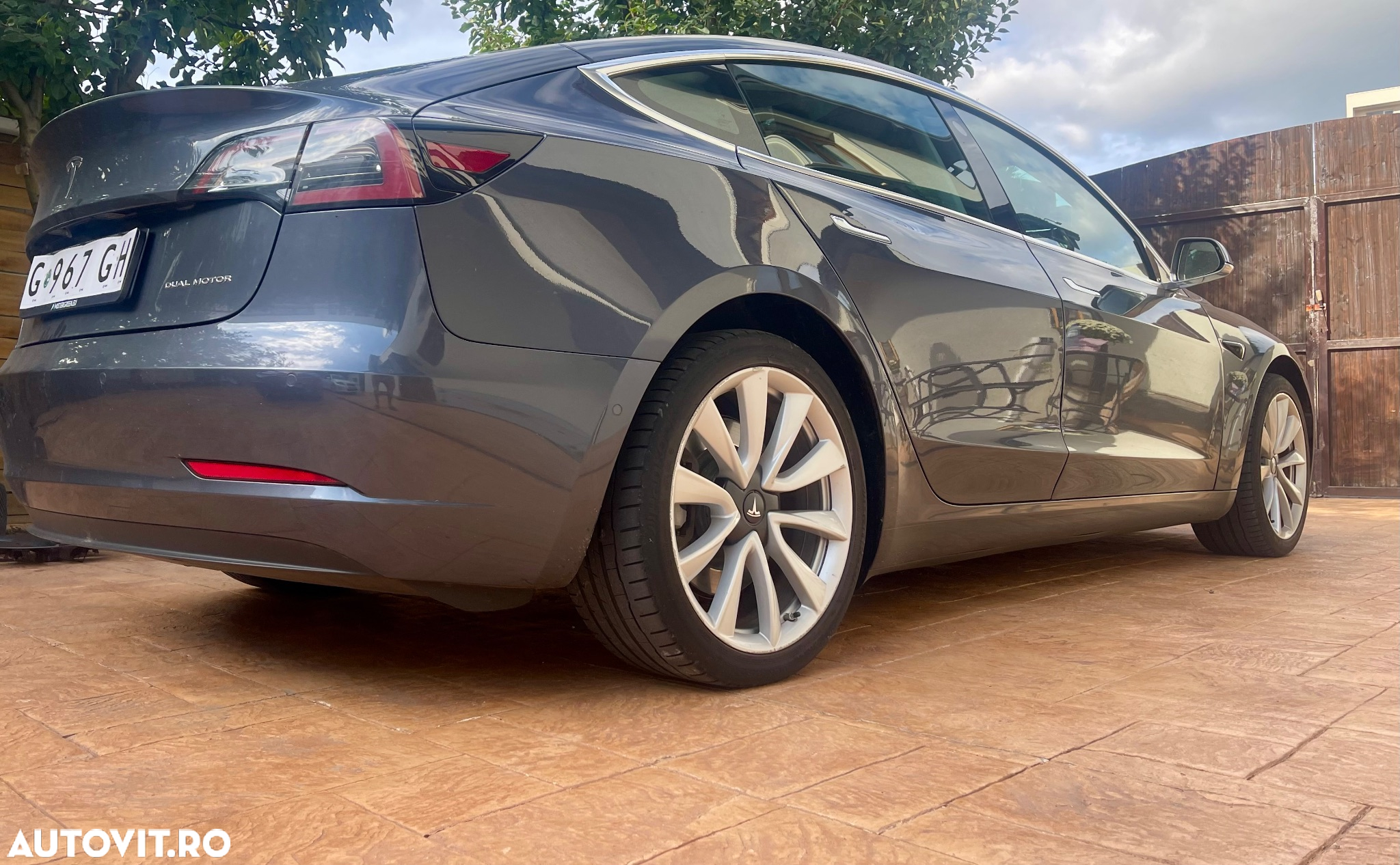 Tesla Model 3 Performance - 2