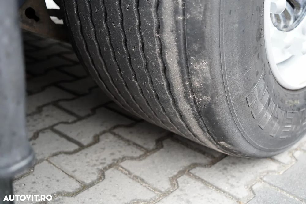 Wielton CORTINĂ WIELTON / MEGA / ACOPERIȘ CULISANT / SISTEM BDE - STALPINI CULISANTI / SAF / ACOPERIȘ ARMAT - 26