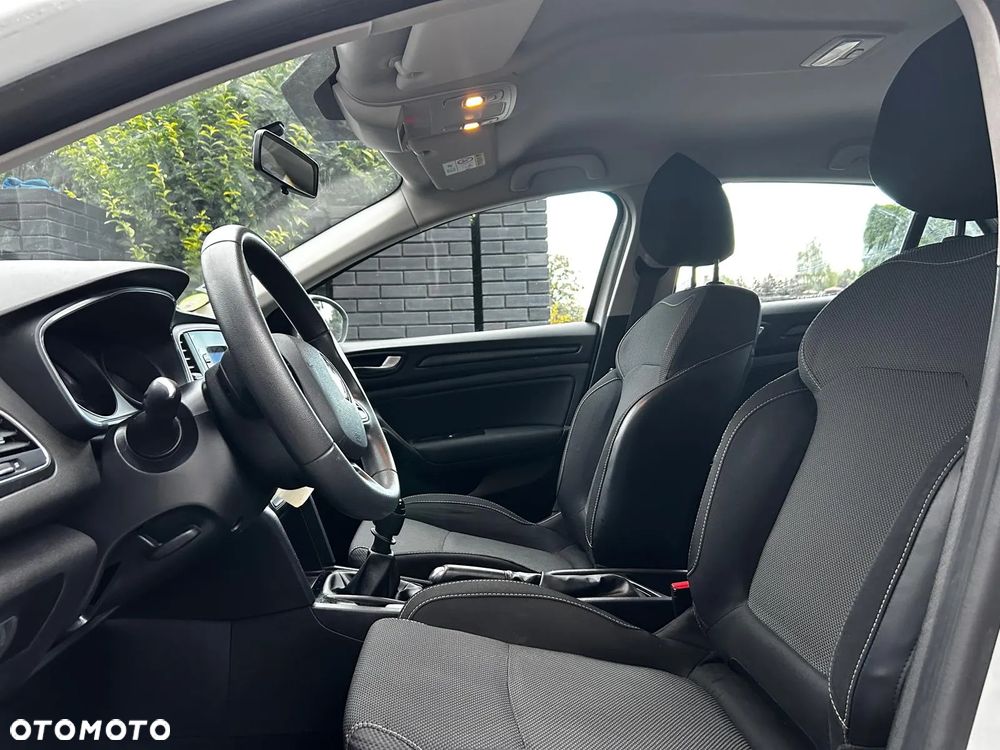 Renault Megane 1.5 Blue dCi Life - 12