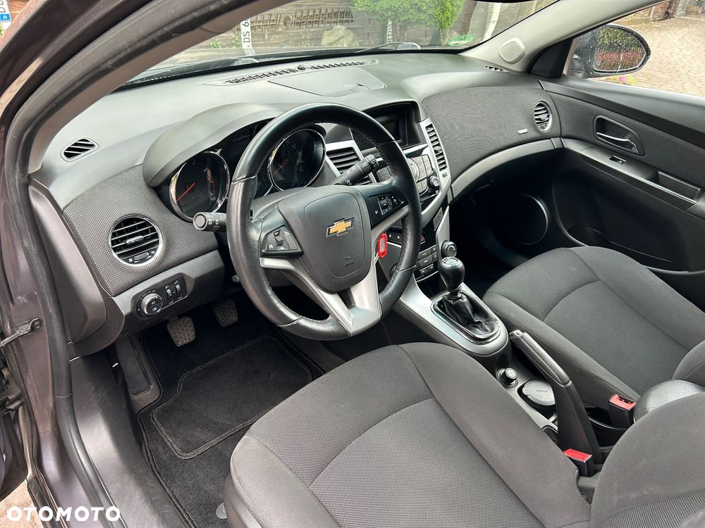 Chevrolet Cruze 1.8 LTZ - 18