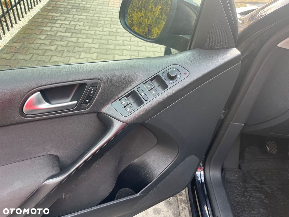 Volkswagen Tiguan 2.0 TDI DPF BlueMotion Technology Exclusive - 5