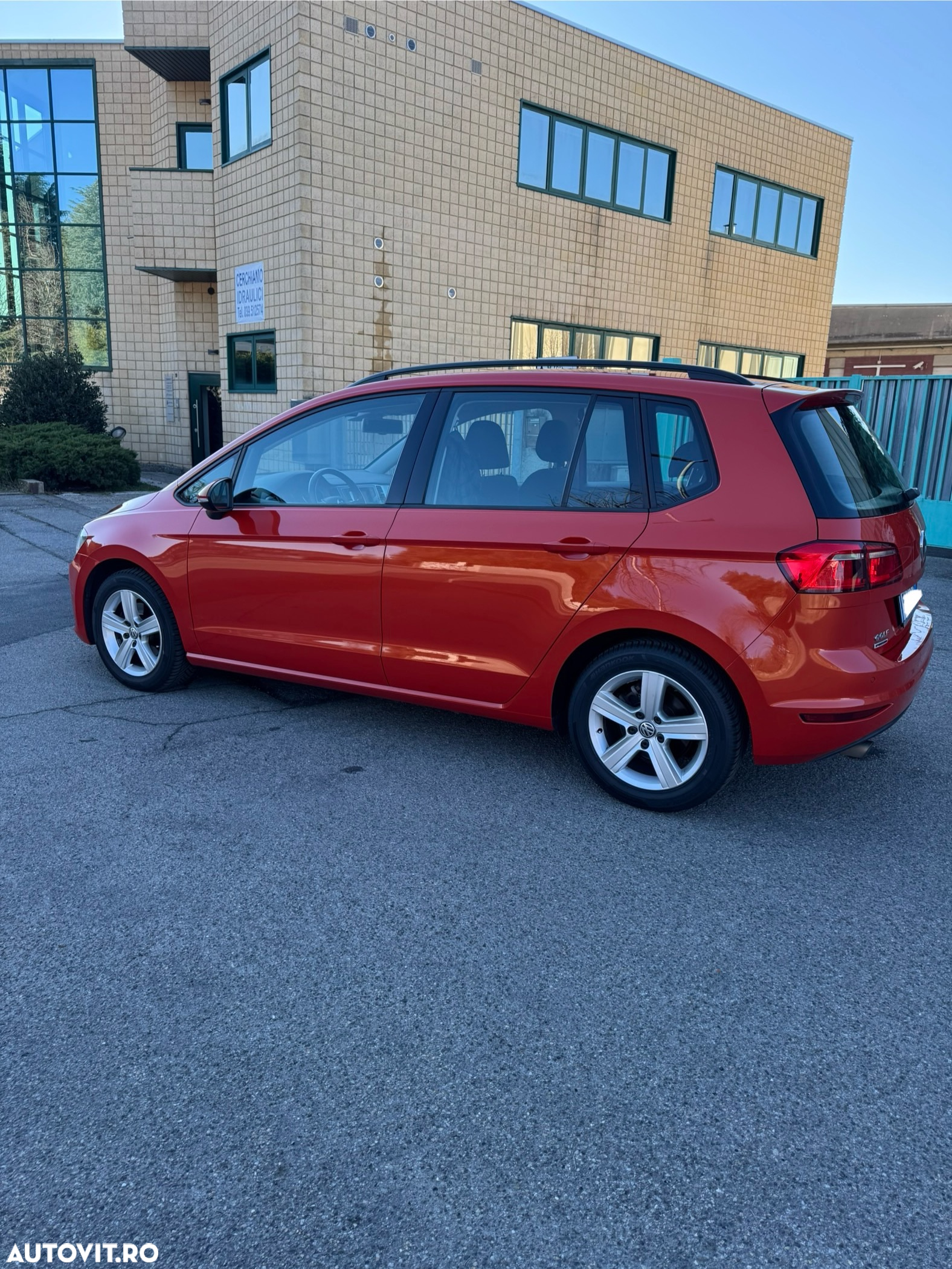 Volkswagen Golf 1.6 TDI BlueMotion Technology DSG Comfortline - 4