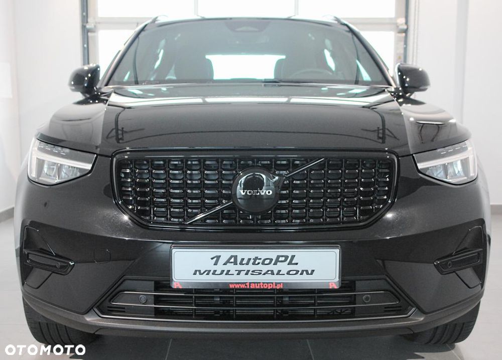 Volvo XC 40 B3 B DKG Plus Black Edition - 4