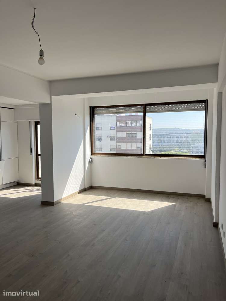T3 REMODELADO NA URBANIZAÇÃO DO INFANTADO - Grande imagem: 4/15