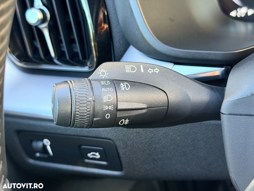Volvo XC 60 D4 Geartronic Momentum Pro - 34