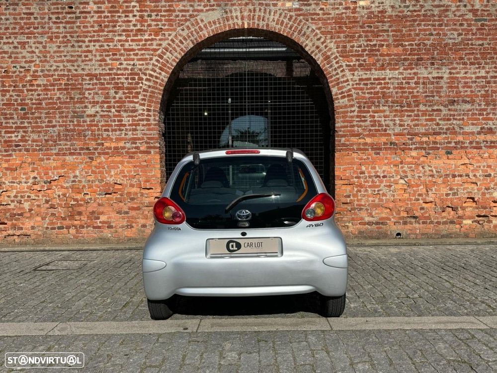 Toyota Aygo 1.0 + AC - 9