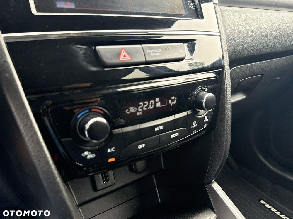 Suzuki Vitara 1.4 Boosterjet mHEV Premium 2WD - 24