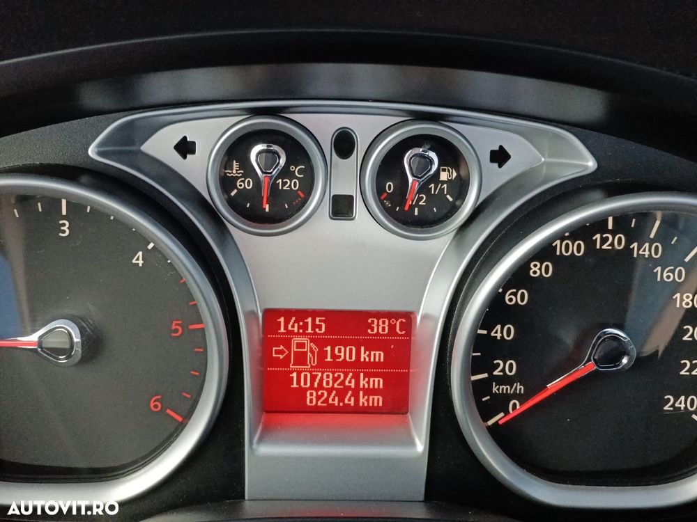 FORD Kuga 2011 — imagine 2