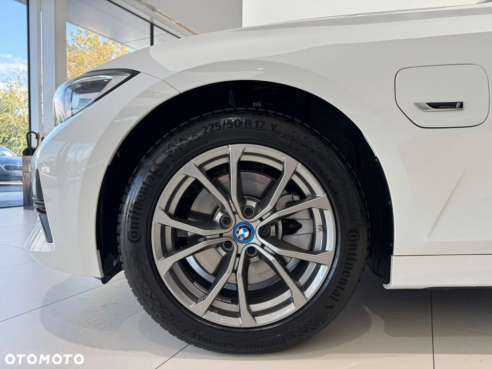 BMW Seria 3 320e Sport Line - 19