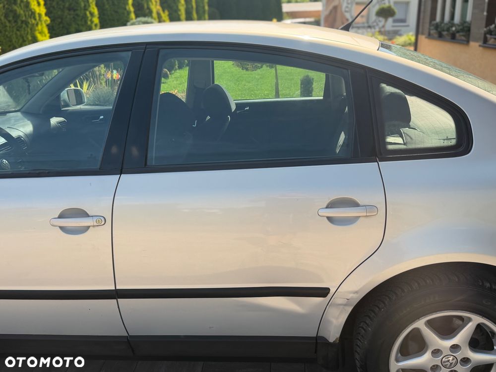 Volkswagen Passat 1.9 TDI CL - 25