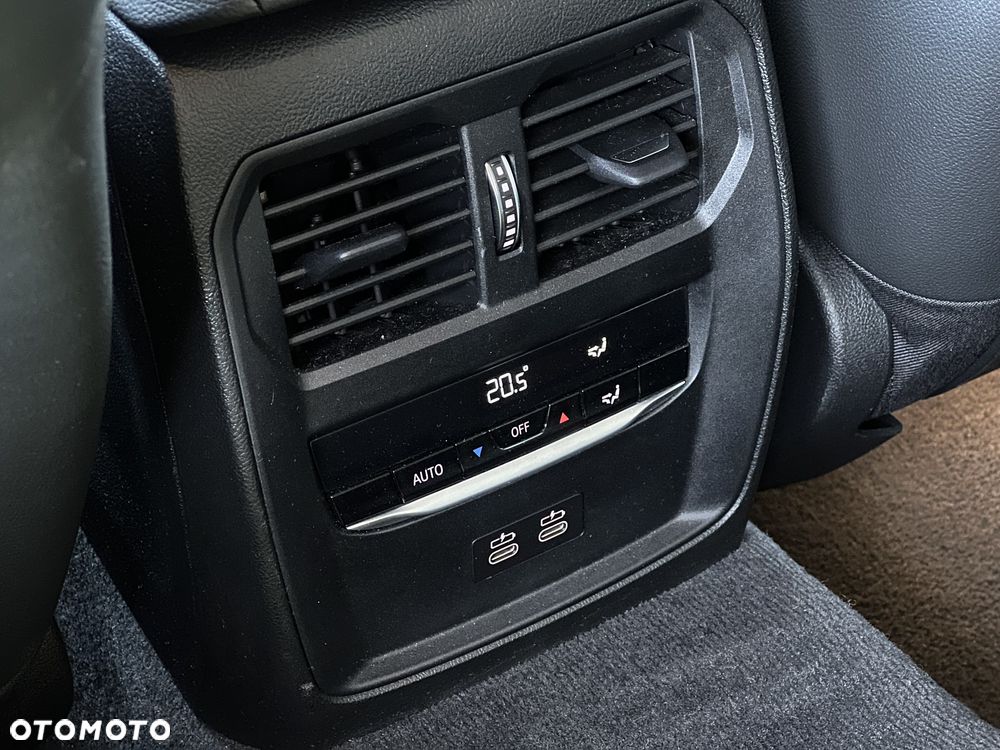 BMW Seria 3 320d xDrive Sport Line - 26