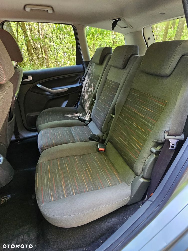 Ford C-MAX - 11