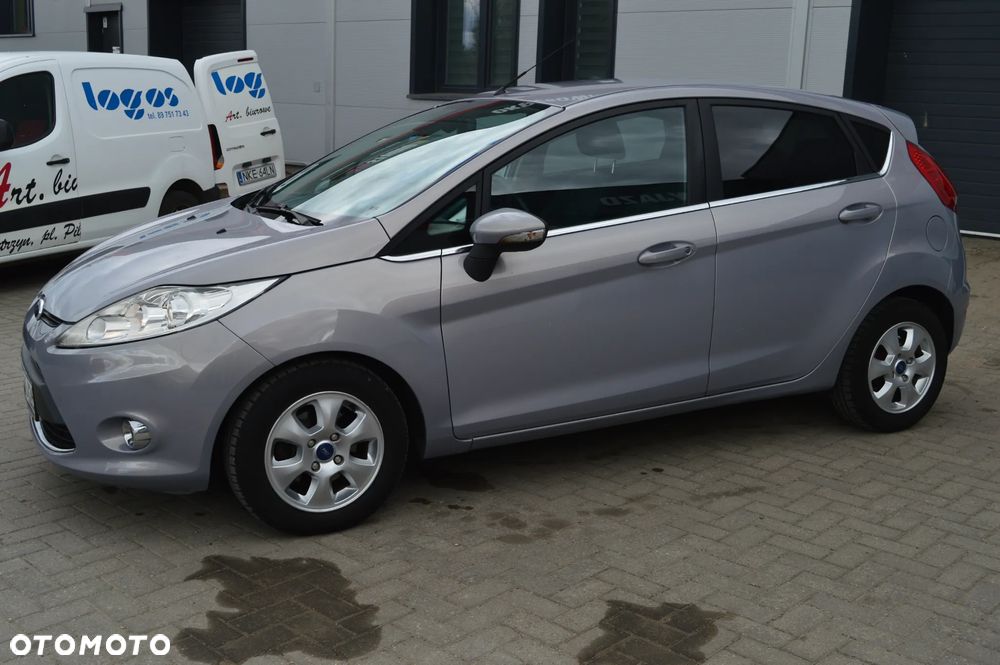 Ford Fiesta 1.6 TDCi Champions Edition - 5
