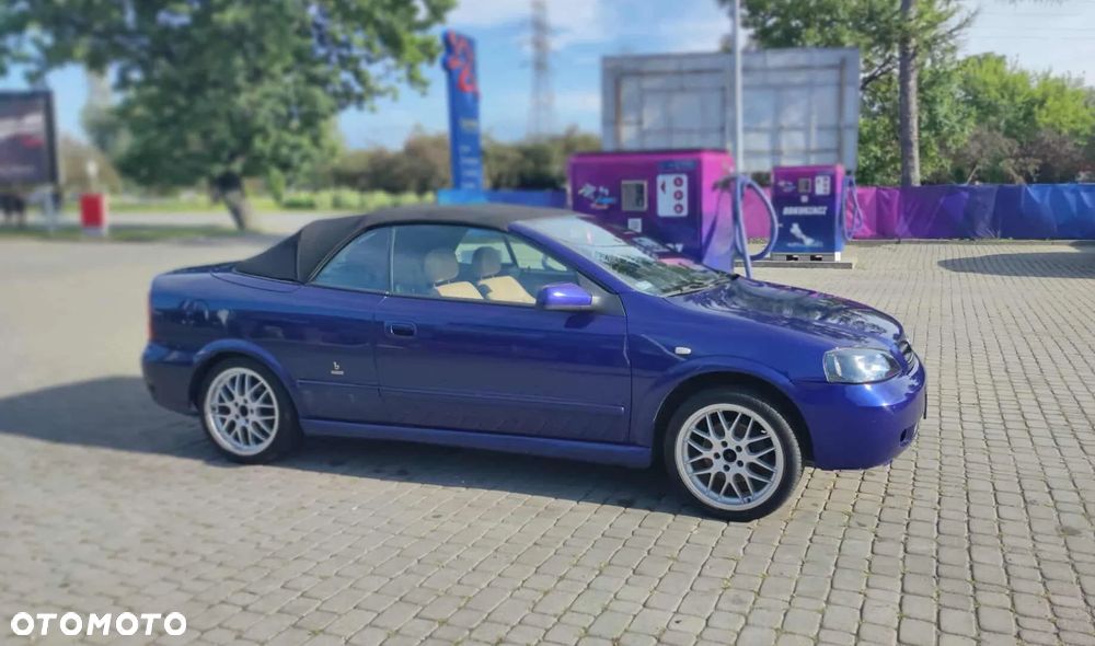 Opel Astra II 1.8 Comfort - 1