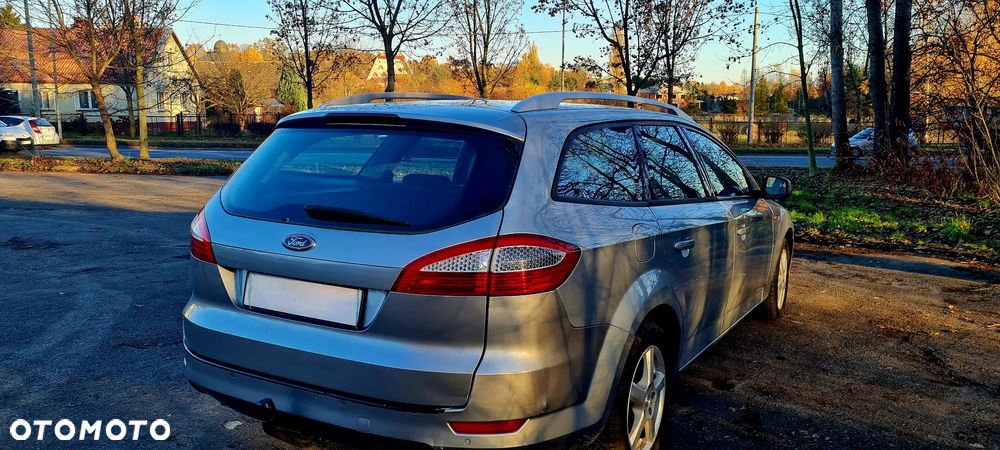 Ford Mondeo 2.0 TDCi Ambiente - 4