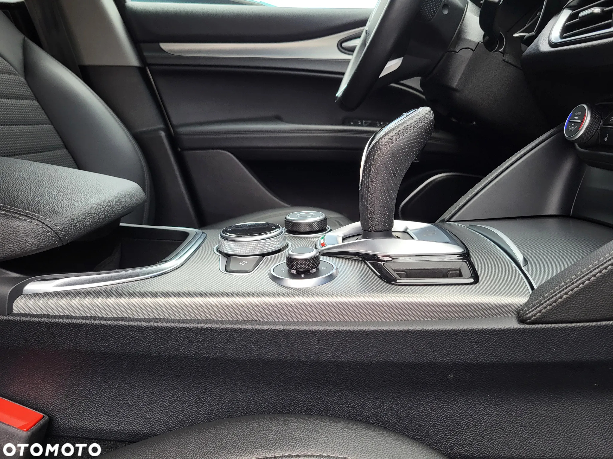 Alfa Romeo Stelvio 2.0 Turbo Sprint Q4 - 29
