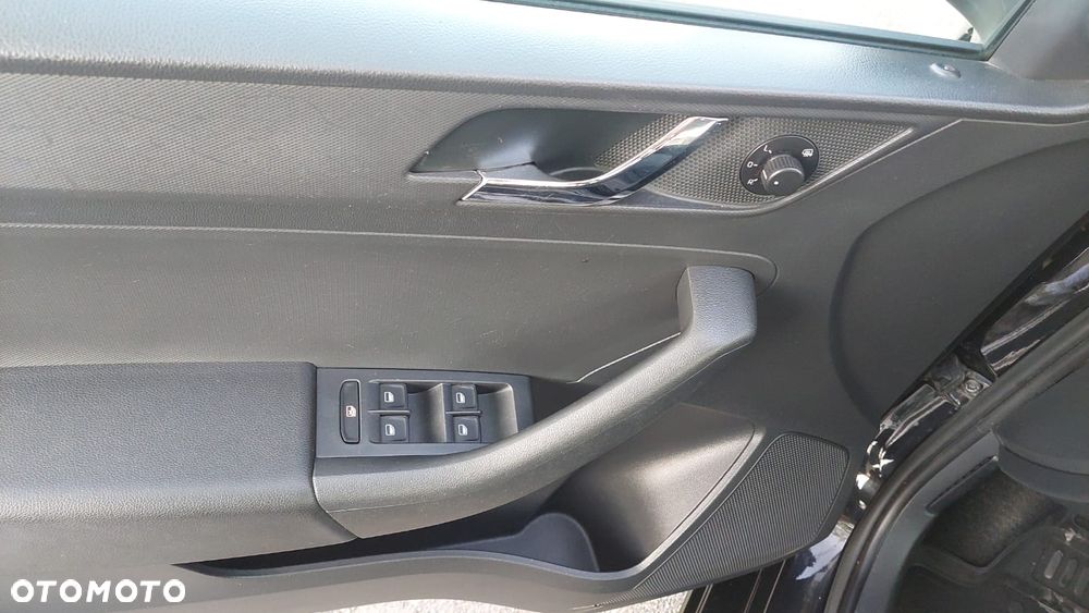 Skoda RAPID 1.6 TDI Ambition - 25