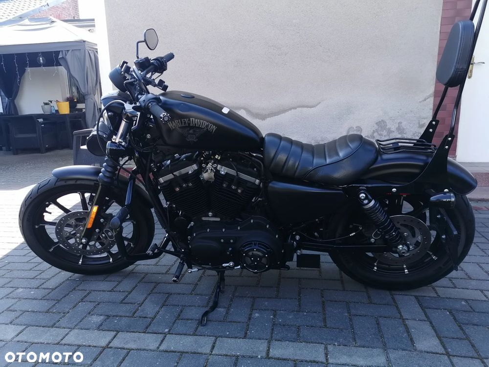 Harley-Davidson Sportster Iron 883 - 3