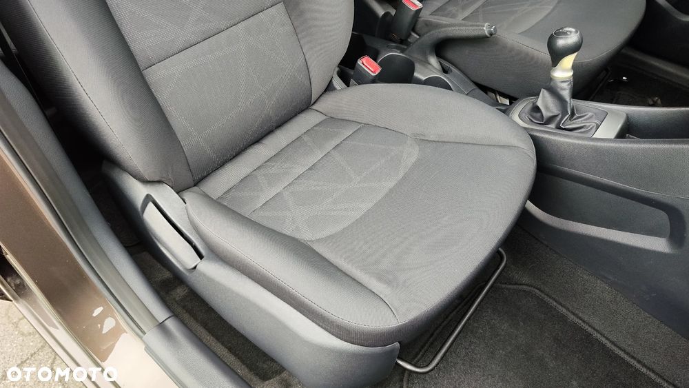 Kia Rio 1.2 Attract - 33