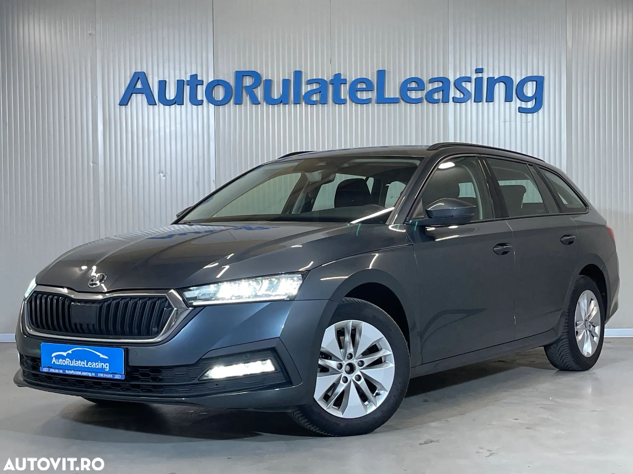 Skoda Octavia Combi 2.0 TDI DSG Ambition - 1