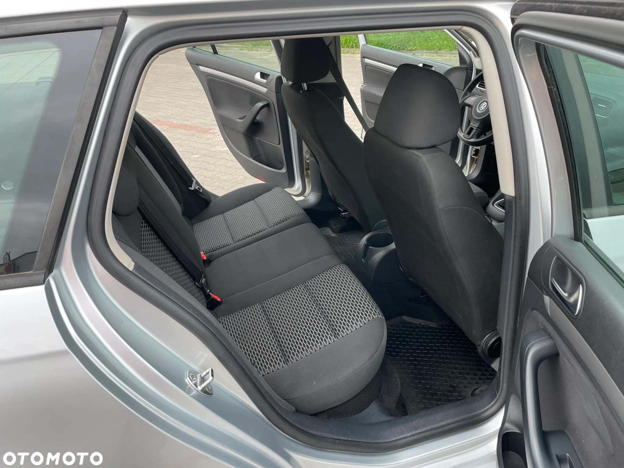 Volkswagen Golf 1.6 TDI BlueMotion Technology Comfortline - 13