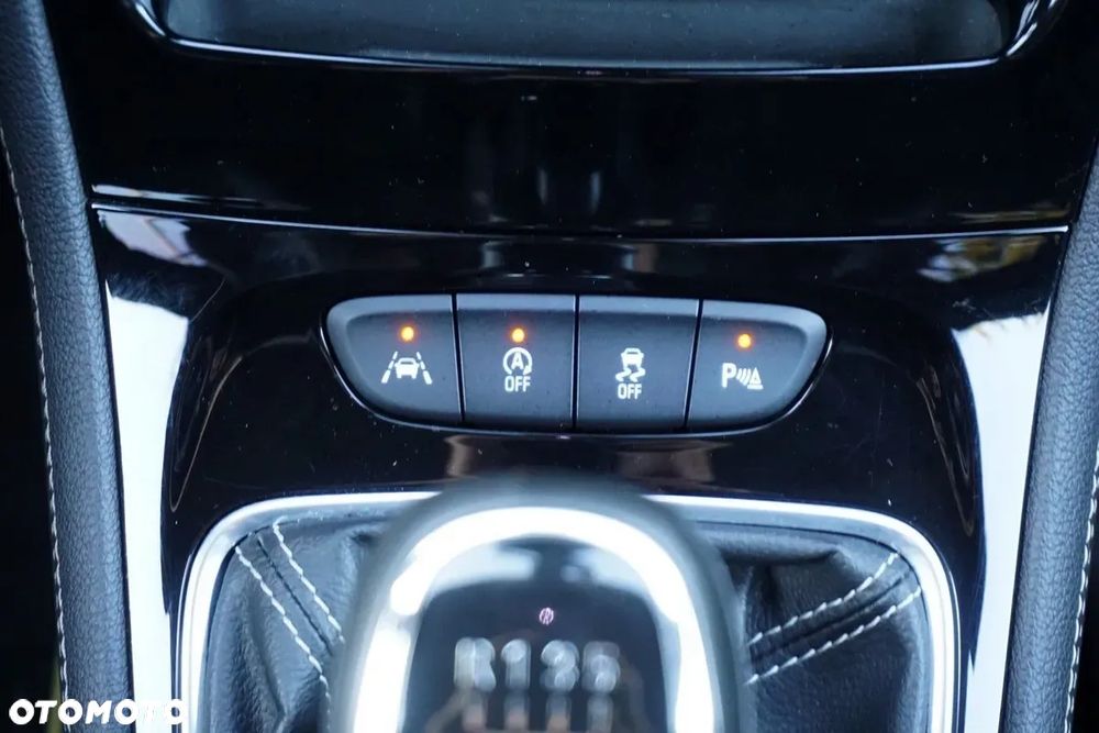 Opel Astra 1.0 Turbo Start/Stop Business - 32