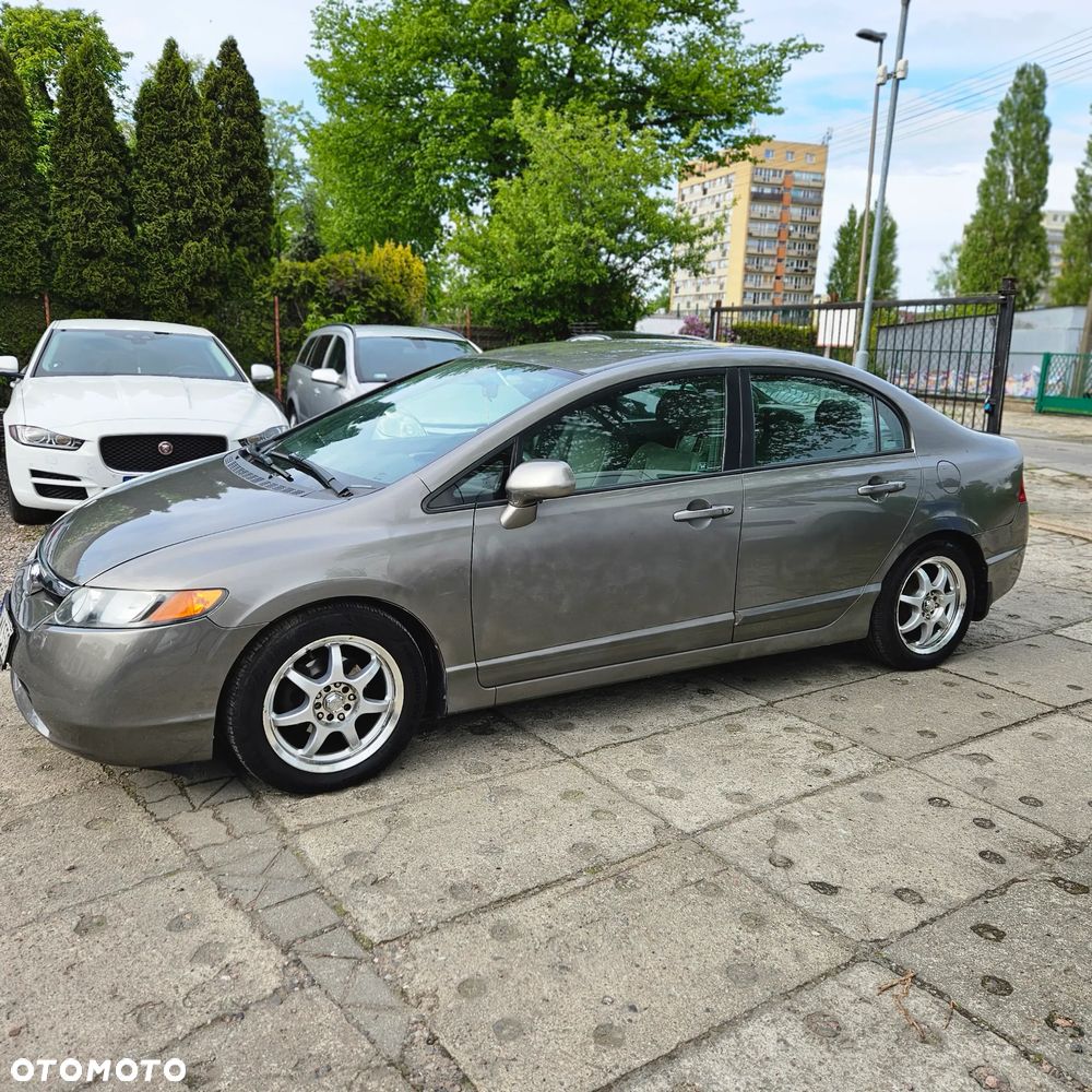 Honda Civic 1.8i-VTEC Automatik Executive - 4