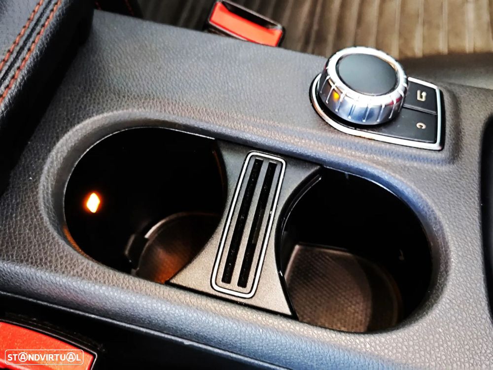 Mercedes-Benz A 180 (BlueEFFICIENCY) 7G-DCT AMG Sport - 32