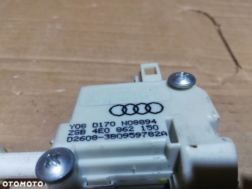 SILNICZEK KLAPKI PALIWA AUDI A8 D3 4E0862150 - 2