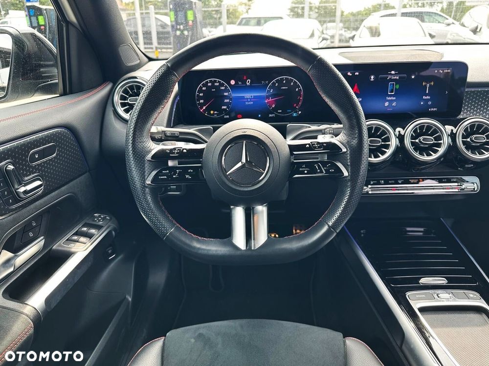 Mercedes-Benz GLB - 10