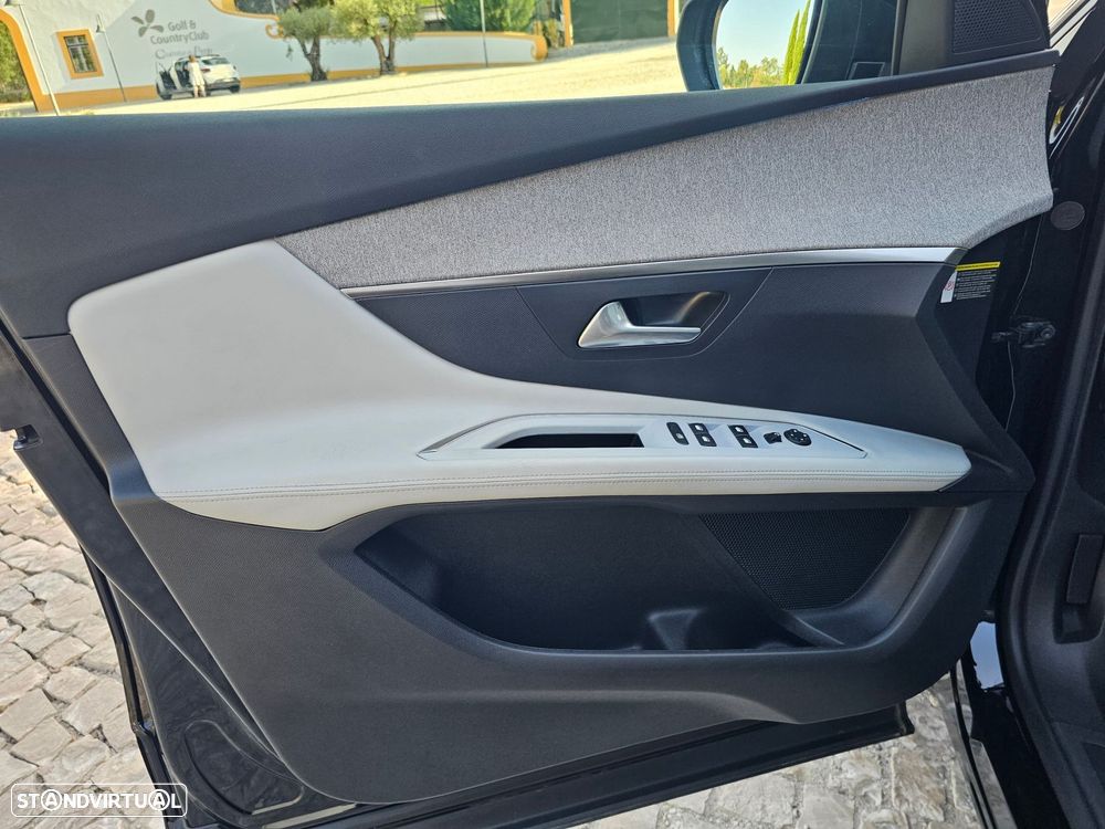 Peugeot 3008 1.5 BlueHDi Allure EAT8 - 11